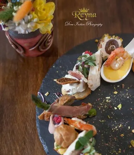 ゲストハウス Reyna