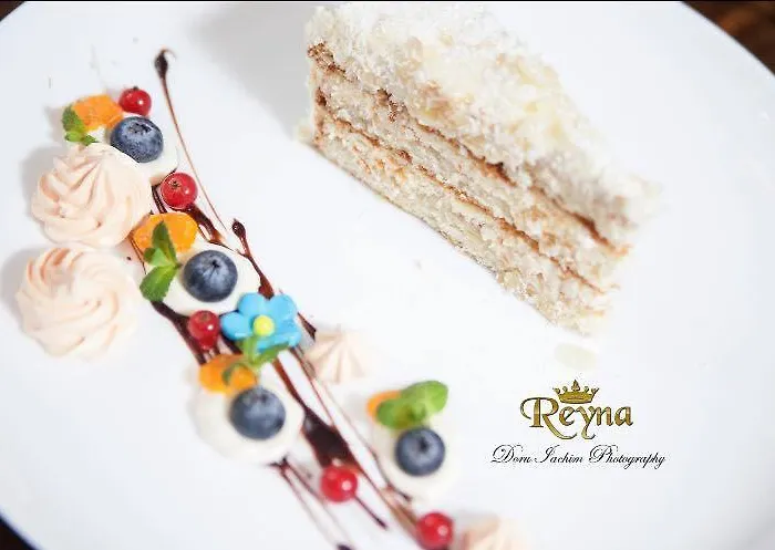 Reyna 4*